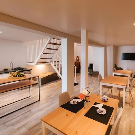 Stone House Πόντα Ντελγκάντα