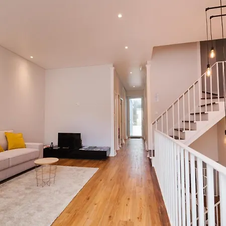 Stone House 4* Πόντα Ντελγκάντα