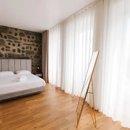 Stone House Πανσιόν Πόντα Ντελγκάντα