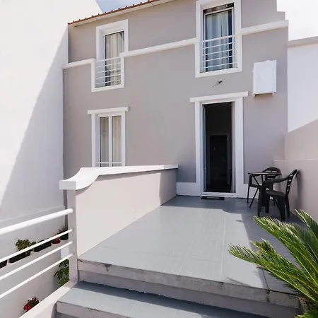 Πανσιόν Stone House