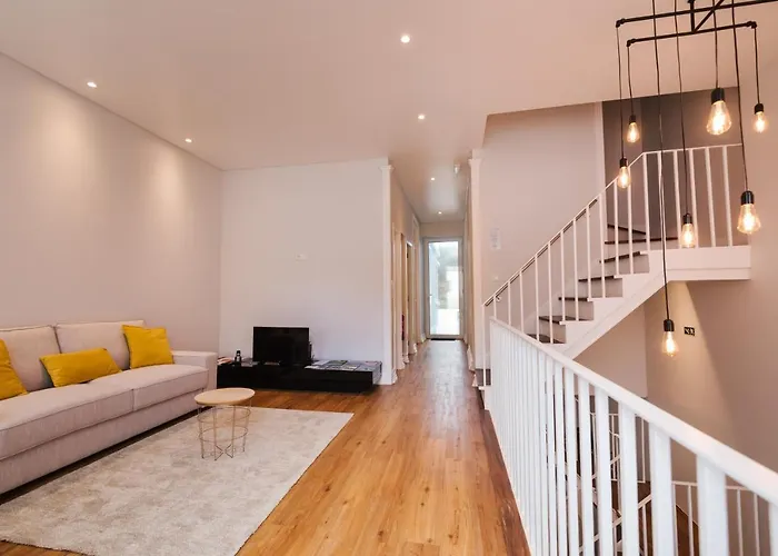 Stone House 4* 蓬塔德尔加达