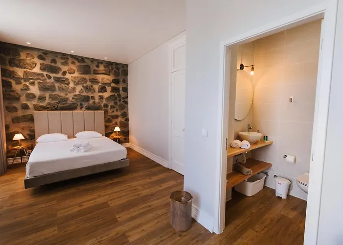 Stone House 招待所 4*