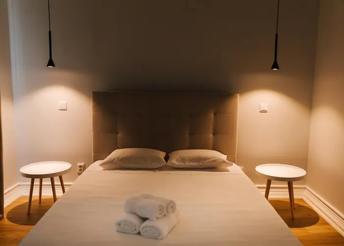 Stone House 招待所 4*