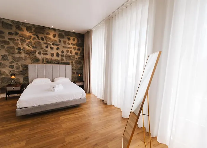 Stone House 招待所 4*