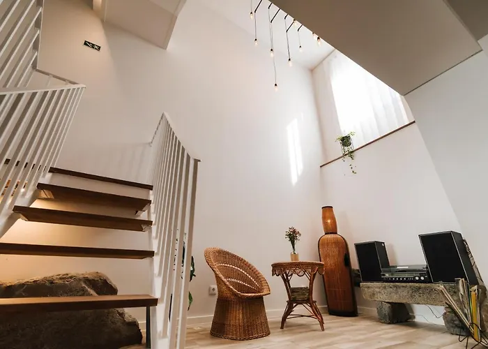 Stone House 蓬塔德尔加达