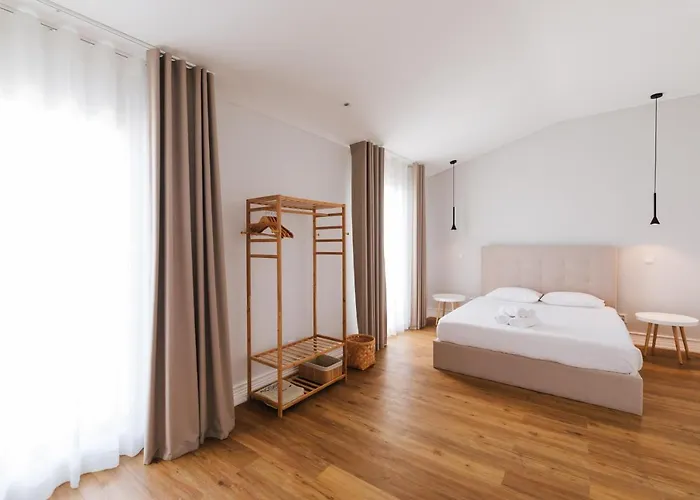 Stone House 招待所