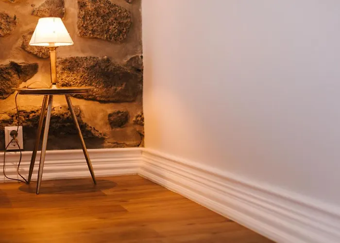 招待所 Stone House