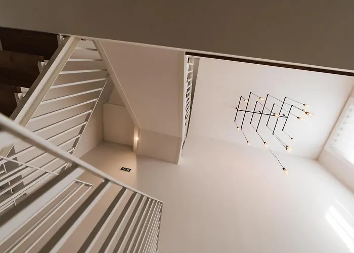 Stone House 4* 蓬塔德尔加达