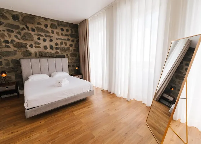 招待所 Stone House 4*