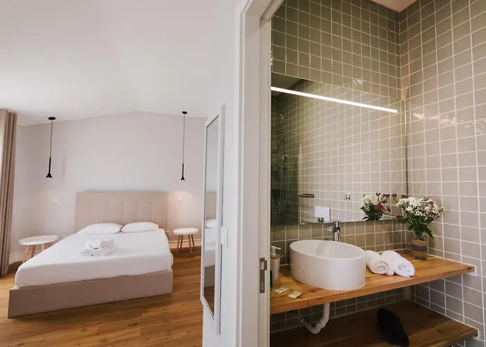 Stone House 招待所 4*